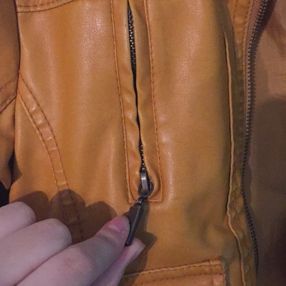 Leather jacket - Picture 5 of 7